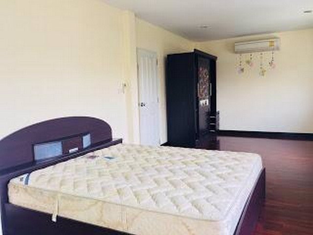 ให้เช่าบ้านเดี่ยว-2ชั้น-หมู่บ้านนลินวิลล์-4-หลังมุม-ซอย-เคหะร่มเกล้า-82-พื้นที่-52-ตรว-3นอน-2-น้ำ