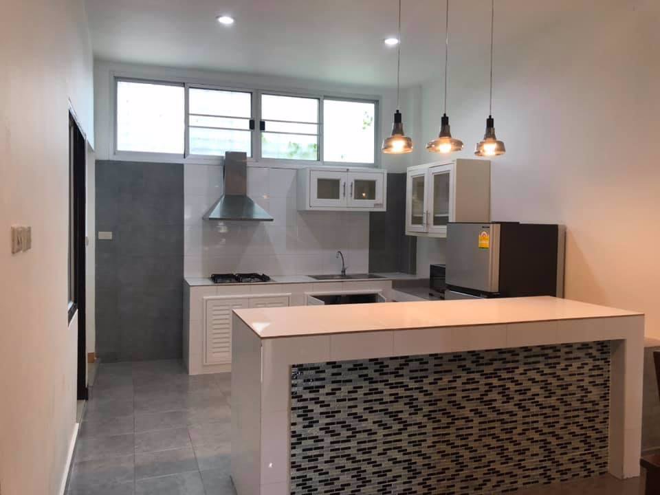 ให้เช่าทาวน์โฮม-3-ชั้นซอยทองหล่อ36-ใกล้btsทองหล่อใกล้ถนนพระราม4-เนื้อที่-30ตรว-3-นอน-4-น้ำ-ราคาเช