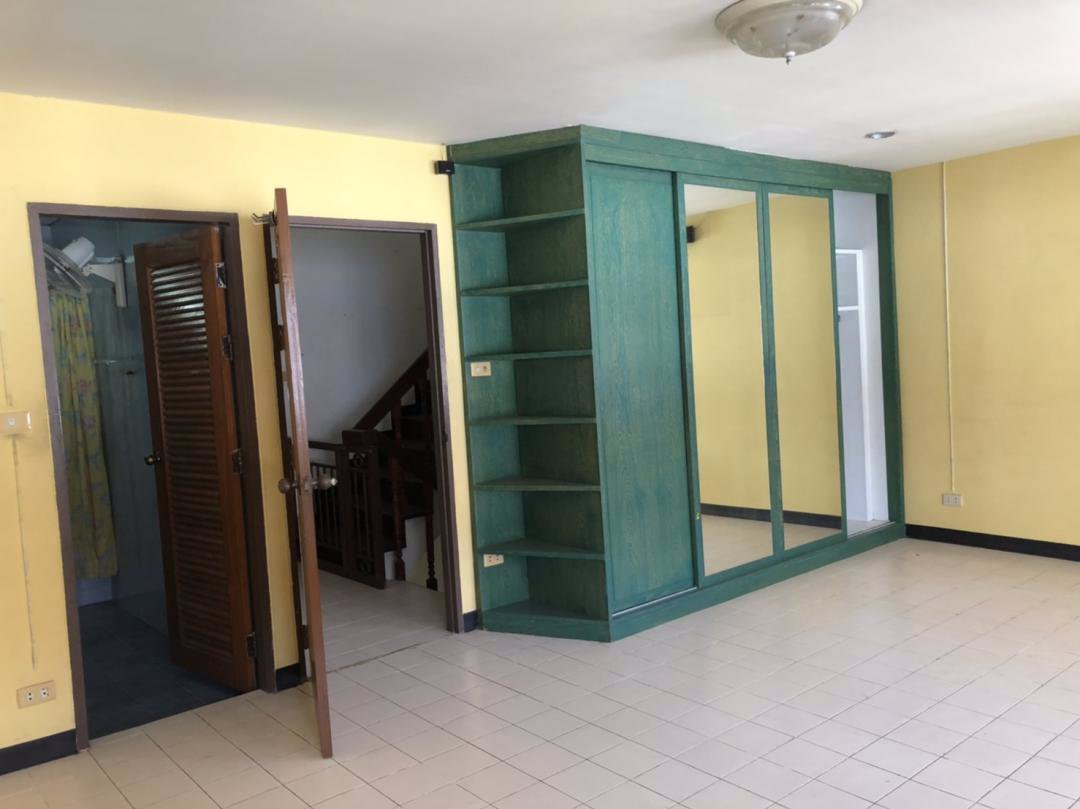 ให้เช่าทาวน์โฮม-4ชั้น-หมู่บ้านศรีวรา-ซอยทาวน์อินทาวน์-เขตวังทองหลาง-ใกล้เลียบด่วน-4นอน-5น้ำ-2