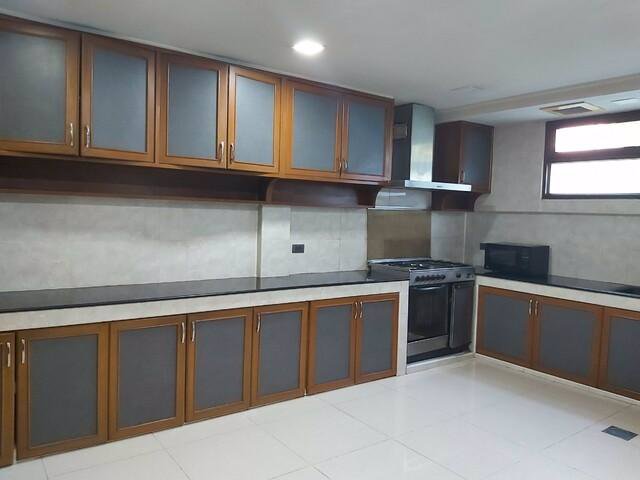 ให้เช่าทาวเฮ้าส์-2-ชั้น-พื้นที่-200-ตรม-4-นอน-3น้ำ-ซ-สุขุมวิท-26-ตกแต่งสวยพร้อมอยู่-ใกล้btsพร้อม