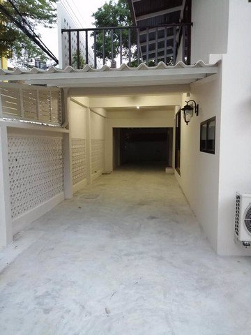 ให้เช่าบ้านเดียว-ใจกลางเมือง-ใกล้-ถนนสีลม-436-ตรม-3-นอน-3-น้ำ-120000ต่อเดือน