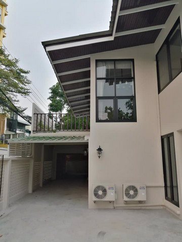 ให้เช่าบ้านเดียว-ใจกลางเมือง-ใกล้-ถนนสีลม-436-ตรม-3-นอน-3-น้ำ-120000ต่อเดือน