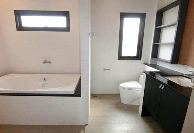 ขายบ้าน-ซอยประดิษฐ์มนูธรรม-เนื้อที-59ตรว-300-ตรม-3ห้องนอน-4ห้องน้ำ-จอดรถ-3-คัน-ราคา-22900000บาท