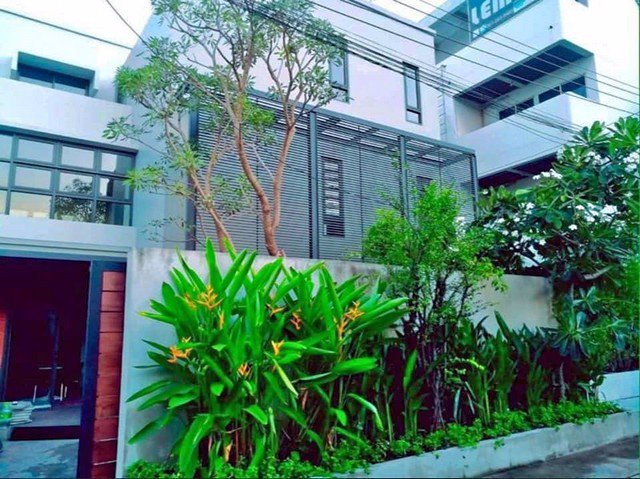 ขายบ้าน-ซอยประดิษฐ์มนูธรรม-เนื้อที-59ตรว-300-ตรม-3ห้องนอน-4ห้องน้ำ-จอดรถ-3-คัน-ราคา-22900000บาท