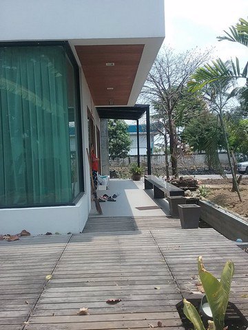 ขายบ้านเดี่ยวพร้อมโอน-บนเนื้อที่1ไร่-6นอน-5น้ำ-2ครัว-มีพื้นที่ใช้สอย-400ตรม-18ล้าน