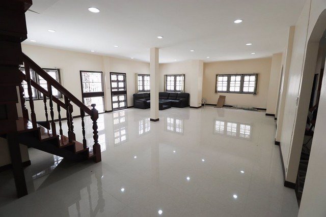 บ้านเดี่ยวให้เช่า-ซอย-รามคำแห่ง-36-1บ้านrenovateใหม่-103-ตรว-5นอน-5น้ำ-1ครัว-จอดรถ-2คัน-30000ต่อเด