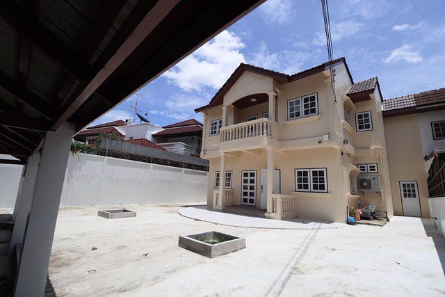 บ้านเดี่ยวให้เช่า-ซอย-รามคำแห่ง-36-1บ้านrenovateใหม่-103-ตรว-5นอน-5น้ำ-1ครัว-จอดรถ-2คัน-30000ต่อเด