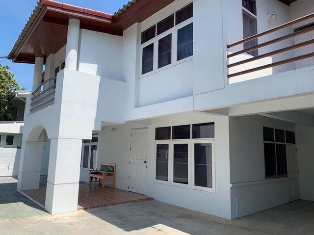 บ้านเดี่ยวให้เช่าซอยวัฒนานิเวศน์-7-สามเสนนอก-2ชั้น-48-ตรว-2นอน-2-น้ำ-35000ต่อเดือน