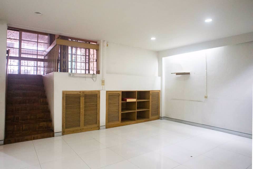 ให้เช่าทาวน์เฮ้าส์สุขุมวิท38-ใกล้รถไฟฟ้าบีทีเอส-4ชั้น-3นอน-4น้ำ-ให้เช่า-65000-ต่อเดือน