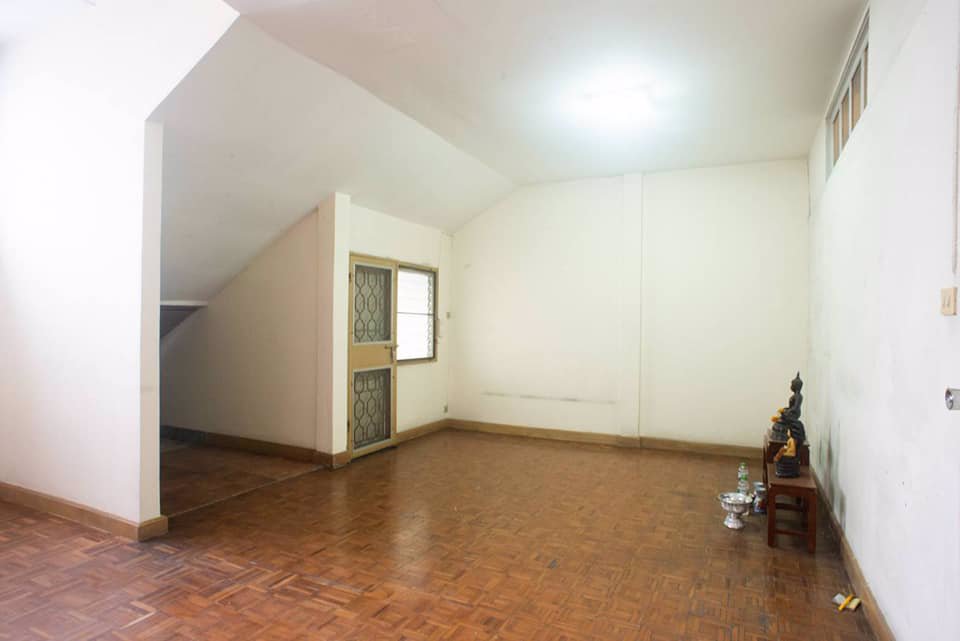 ให้เช่าทาวน์เฮ้าส์สุขุมวิท38-ใกล้รถไฟฟ้าบีทีเอส-4ชั้น-3นอน-4น้ำ-ให้เช่า-65000-ต่อเดือน