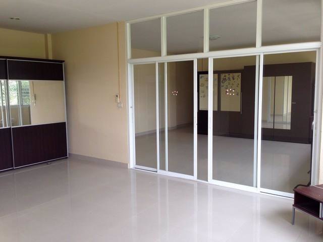 ให้เช่าอาคารขนาดใหญ่บนที่ดิน-3ไร่-ใกล้สถานีรถไฟฟ้าแบริ่ง-ลาซาล53-พื้นที่ใช้สอย-2000ตรม-280000-ต่อเ