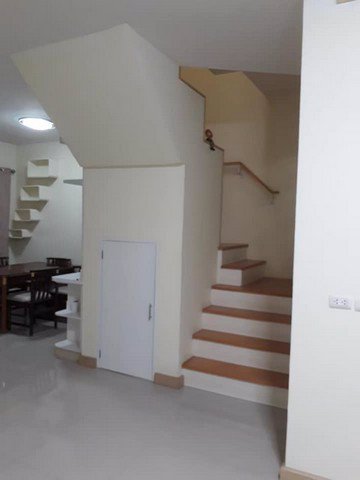 ทาวน์โฮมหมู่บ้านกัสโต้-รามคำแหง-ใกล้มอร์เตอร์เวย์-รถไฟฟ้าสายสีส้ม-4นอน-2น้ำ-15000ต่อเดือน