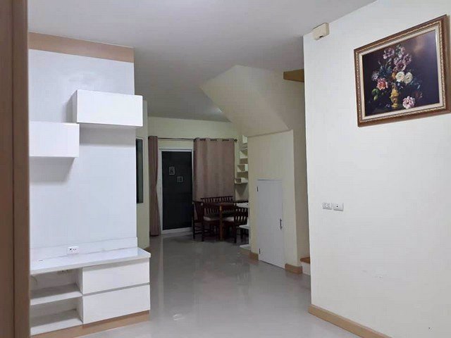 ทาวน์โฮมหมู่บ้านกัสโต้-รามคำแหง-ใกล้มอร์เตอร์เวย์-รถไฟฟ้าสายสีส้ม-4นอน-2น้ำ-15000ต่อเดือน