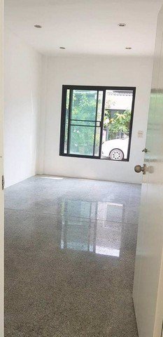 ให้เช่าทาวน์เฮ้าส์-เดอะวิลล่า-บางบัวทอง-อบางบัวทอง-หลังมุม-2ชั้น-112ตรม-3นอน-2น้ำ-12000ต่อเดือน