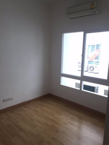 ให้เช่าทาวน์โฮมบ้านกลางเมือง-เอสเซ้นส์-ซอยลาดพร้าว-84-3ชั้น-20ตรว-3นอน-3น้ำ-32000-บาทต่อเดือน