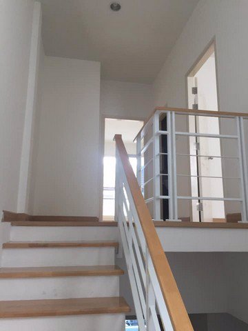 ให้เช่าทาวน์โฮมบ้านกลางเมือง-เอสเซ้นส์-ซอยลาดพร้าว-84-3ชั้น-20ตรว-3นอน-3น้ำ-32000-บาทต่อเดือน