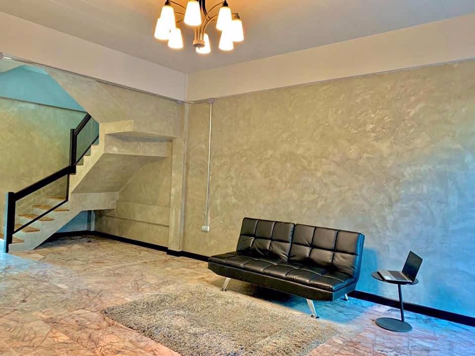 ให้เช่าทาวน์โฮม-โฮมออฟฟิศกลางเมืองลาดพร้าว-3ชั้น-31ตรว-180ตรม-4นอน-3น้ำ-30000ต่อเดือน