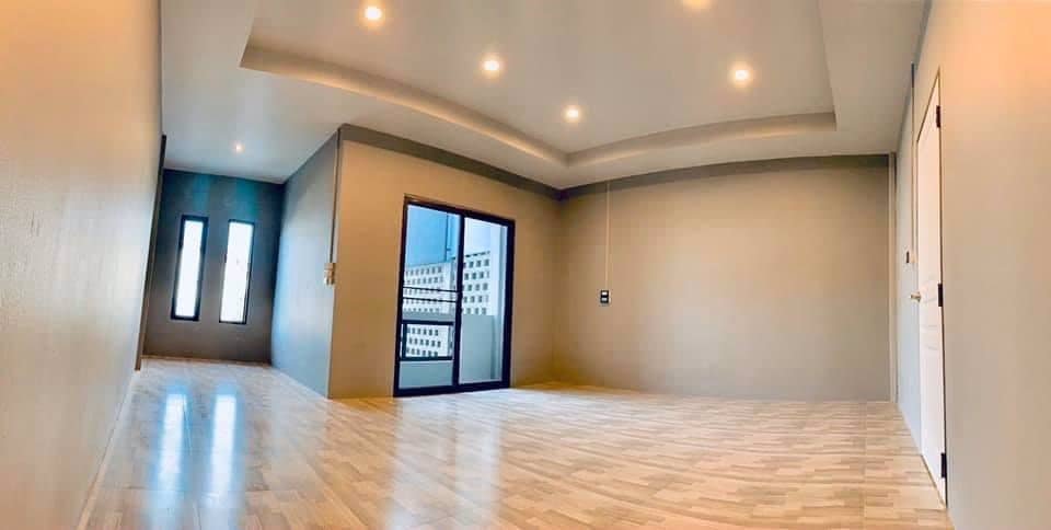 ให้เช่าทาวน์โฮม-โฮมออฟฟิศกลางเมืองลาดพร้าว-3ชั้น-31ตรว-180ตรม-4นอน-3น้ำ-30000ต่อเดือน