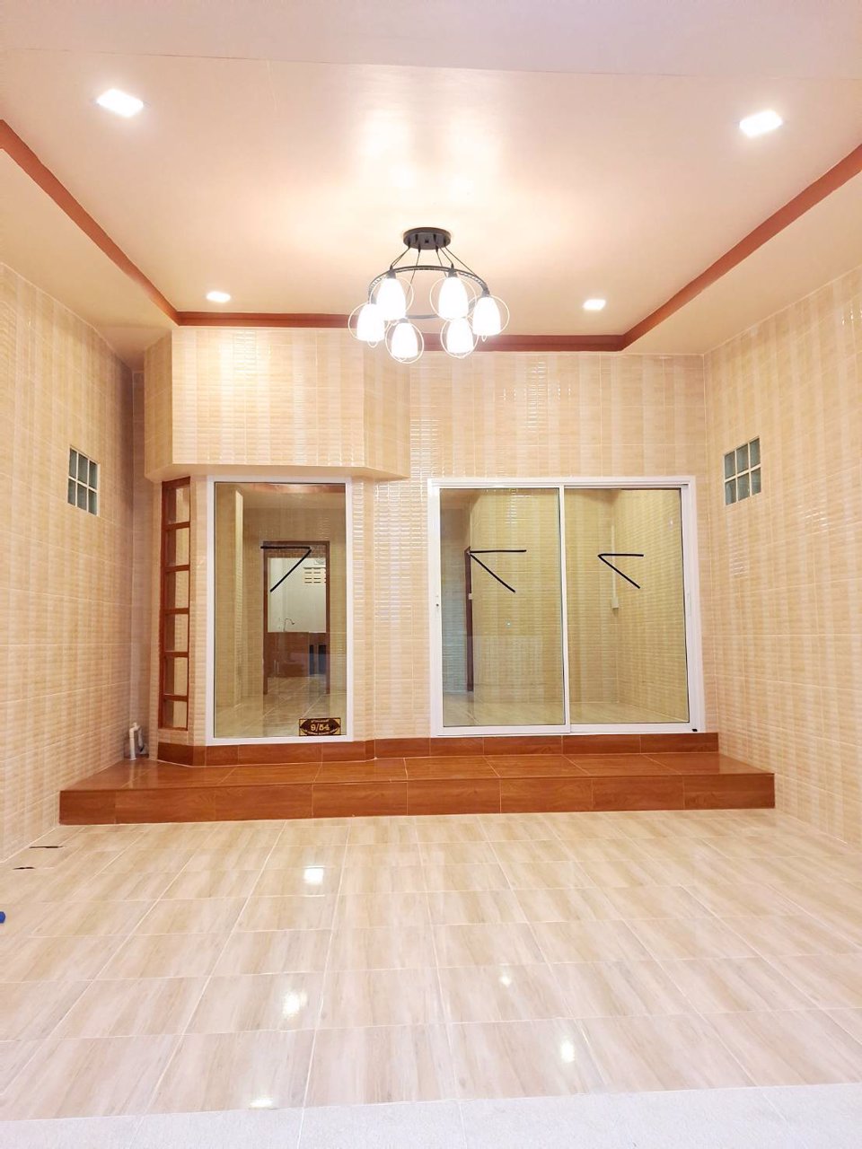 ทาวน์เฮ้าส์-ต่อเติมใหม่ทั้งหลัง-หมู่บ้านทาวน์แอนด์คันทรี-หนองจอก