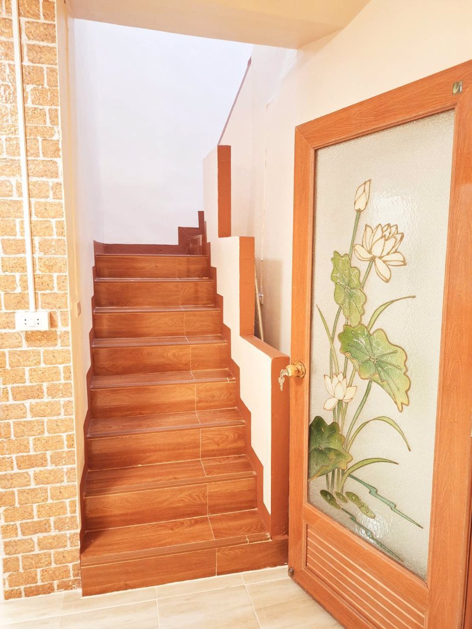 ทาวน์เฮ้าส์-ต่อเติมใหม่ทั้งหลัง-หมู่บ้านทาวน์แอนด์คันทรี-หนองจอก