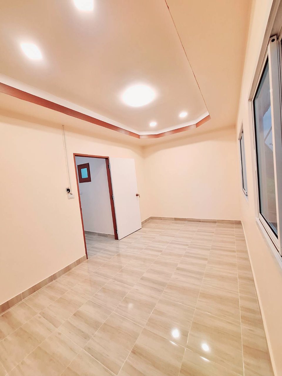 ทาวน์เฮ้าส์-ต่อเติมใหม่ทั้งหลัง-หมู่บ้านทาวน์แอนด์คันทรี-หนองจอก