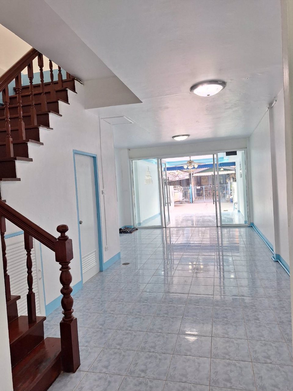 ขายทาวน์เฮ้าส์-หมู่บ้านทาวน์แอนด์คันทรี-หนองจอก-ต่อเติมใหม่-เดินทางสะดวก