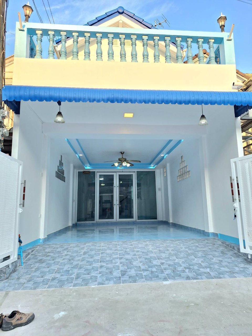 ขายทาวน์เฮ้าส์-หมู่บ้านทาวน์แอนด์คันทรี-หนองจอก-ต่อเติมใหม่-เดินทางสะดวก