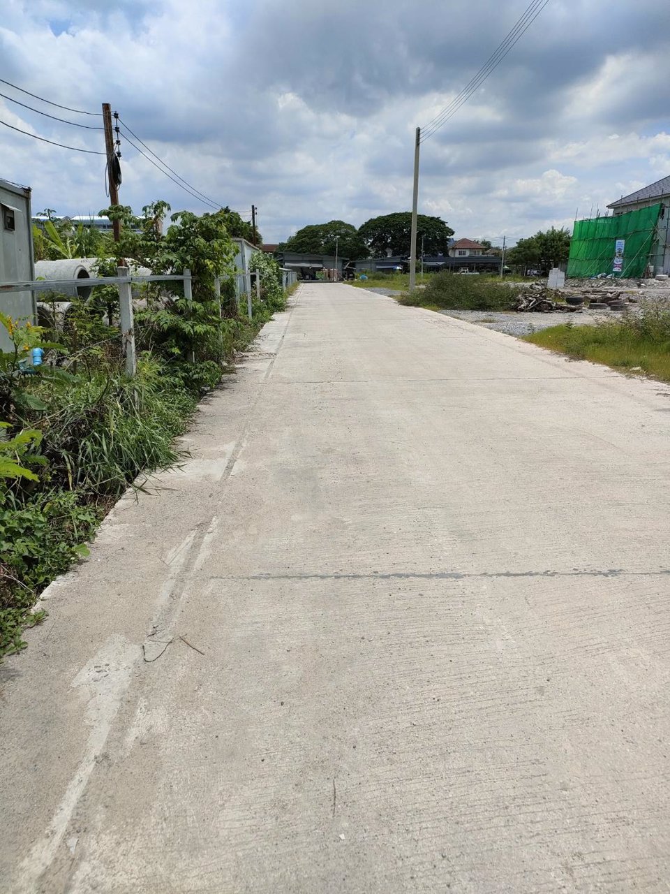 ที่ดินเปล่าถมแล้วพื้นเทคอนกรีตให้เช่าใกล้-5-แยกวัชรพล-กรุงเทพมหานคร