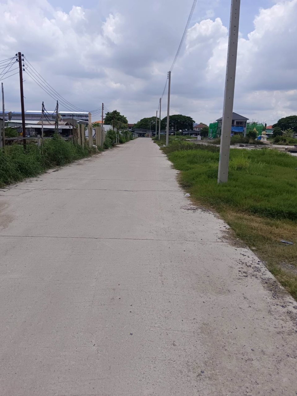 ที่ดินเปล่าถมแล้วพื้นเทคอนกรีตให้เช่าใกล้-5-แยกวัชรพล-กรุงเทพมหานคร