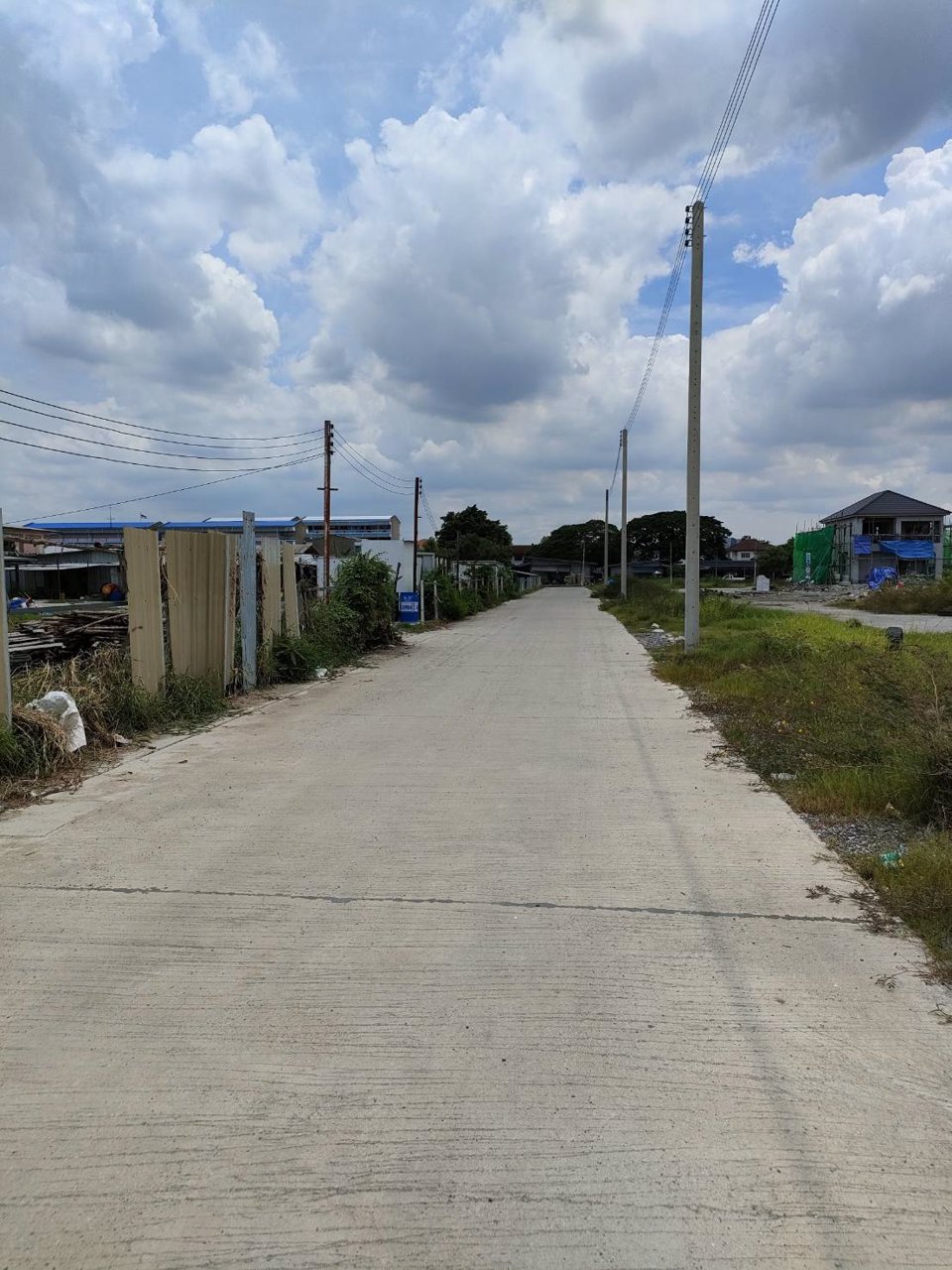 ที่ดินเปล่าถมแล้วพื้นเทคอนกรีตให้เช่าใกล้-5-แยกวัชรพล-กรุงเทพมหานคร