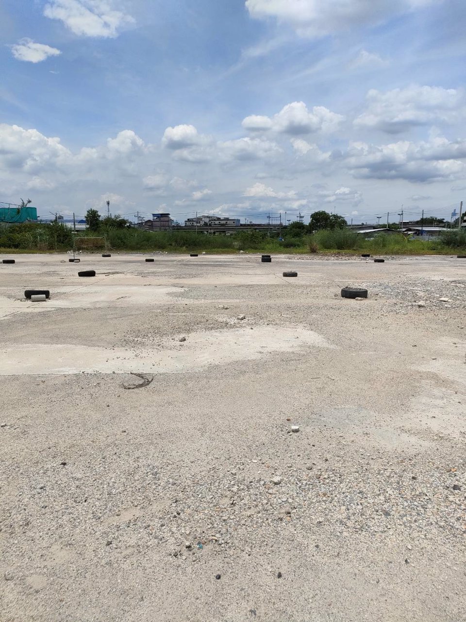 ที่ดินเปล่าถมแล้วพื้นเทคอนกรีตให้เช่าใกล้-5-แยกวัชรพล-กรุงเทพมหานคร