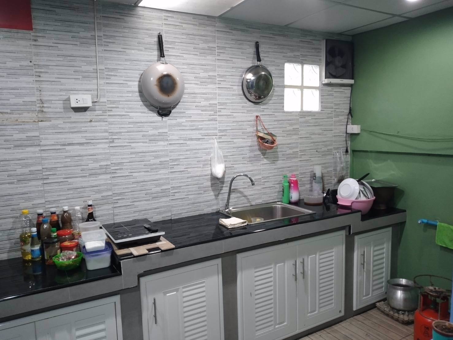 ขายทาวน์เฮ้าส์หมู่บ้านวีเคโฮม-tel02-1161546062-836-4445