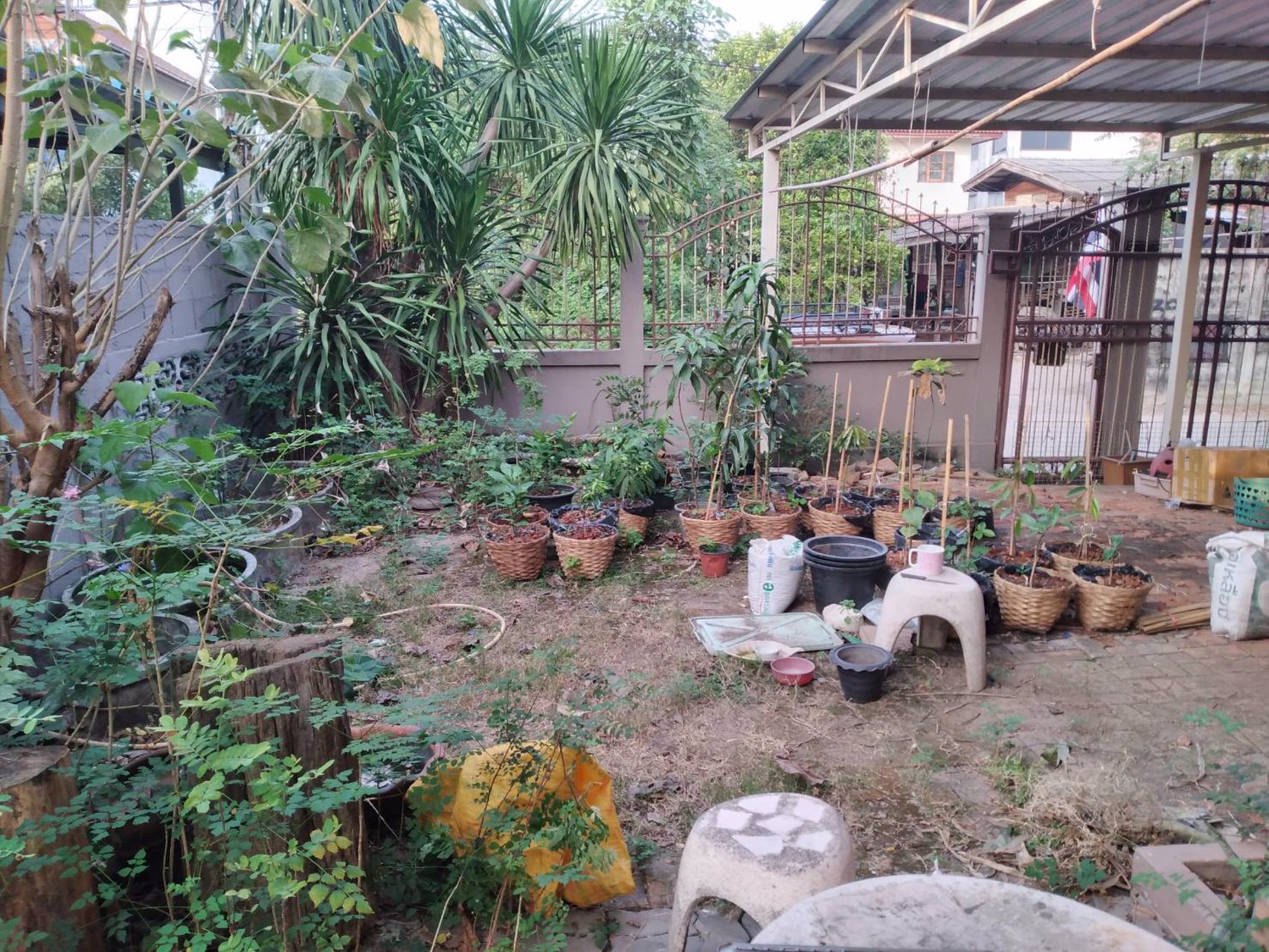 ขายบ้านเดี่ยวพร้อมที่ดินหมู่บ้านเศรษฐกิจ-tel064-9516296099-0476444