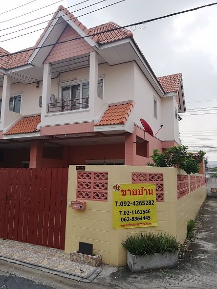 ขายบ้านทาวน์เฮ้าส์หมู่บ้านมณฑล-5-tel092-426-5282