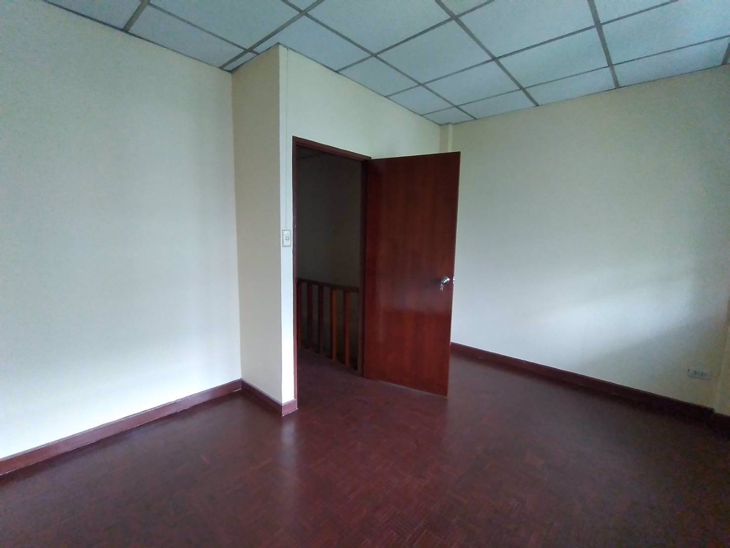 ขายทาวน์เฮ้าส์มร่มรื่น-tel094-045-7914064-974-1695