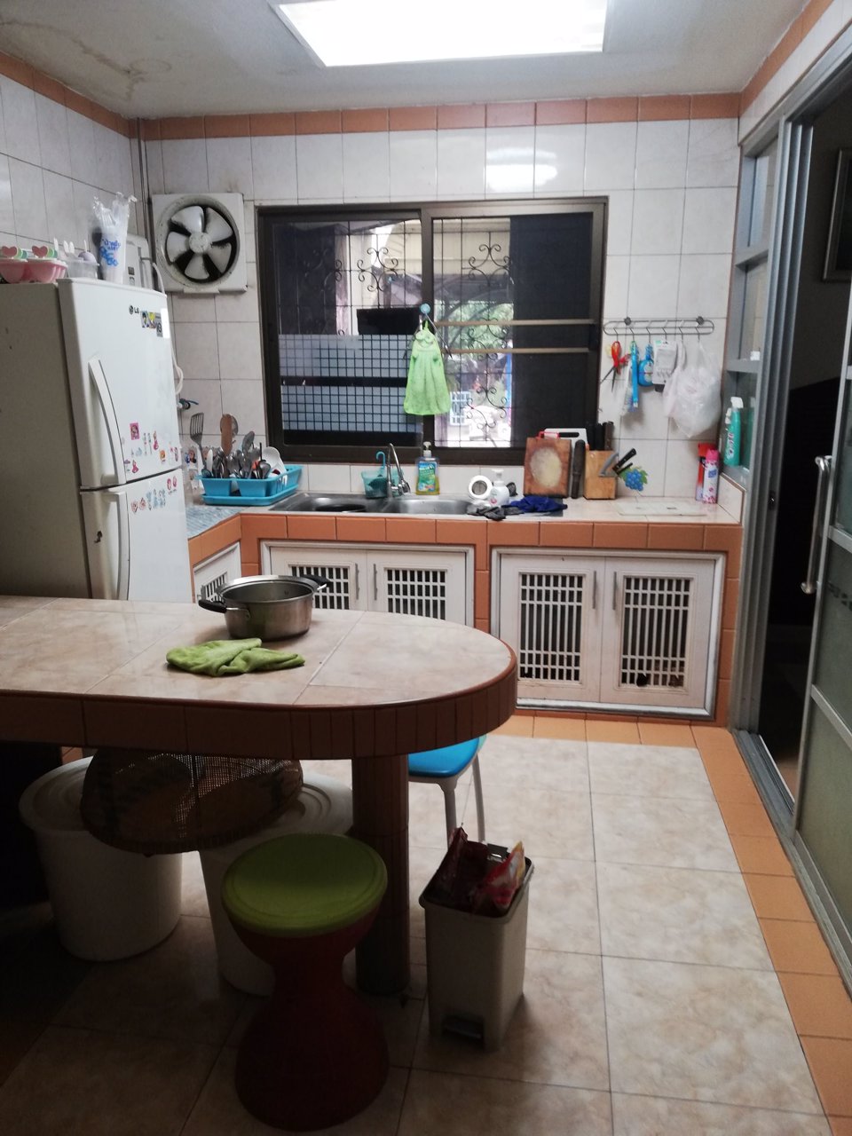 ขายบ้านแฝดหมู่บ้านจิตตกาญจน์-tel092-426-5282