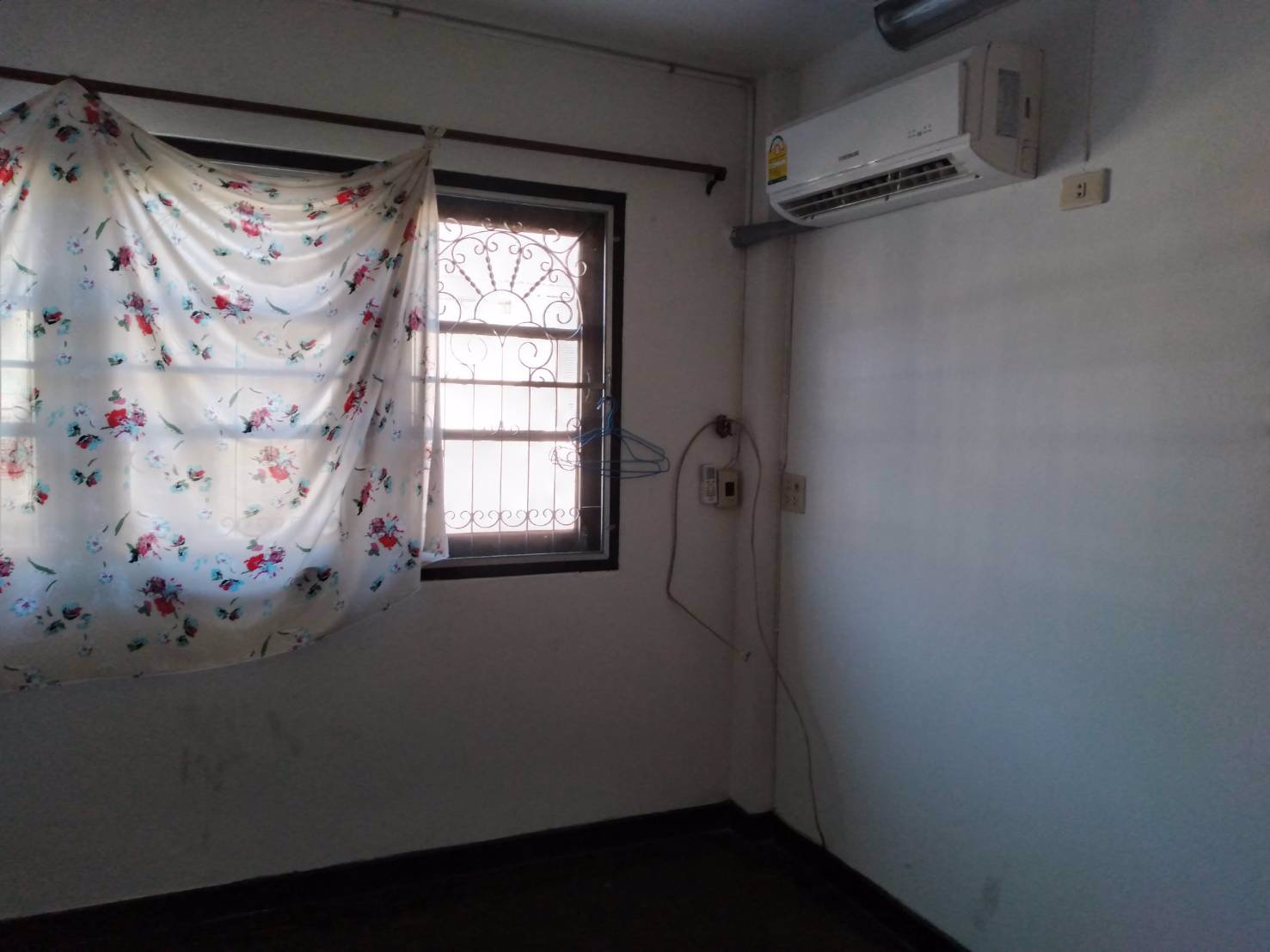 ขายทาวน์เฮ้าส์มร่มรื่นtel094-045-7914064-974-1695