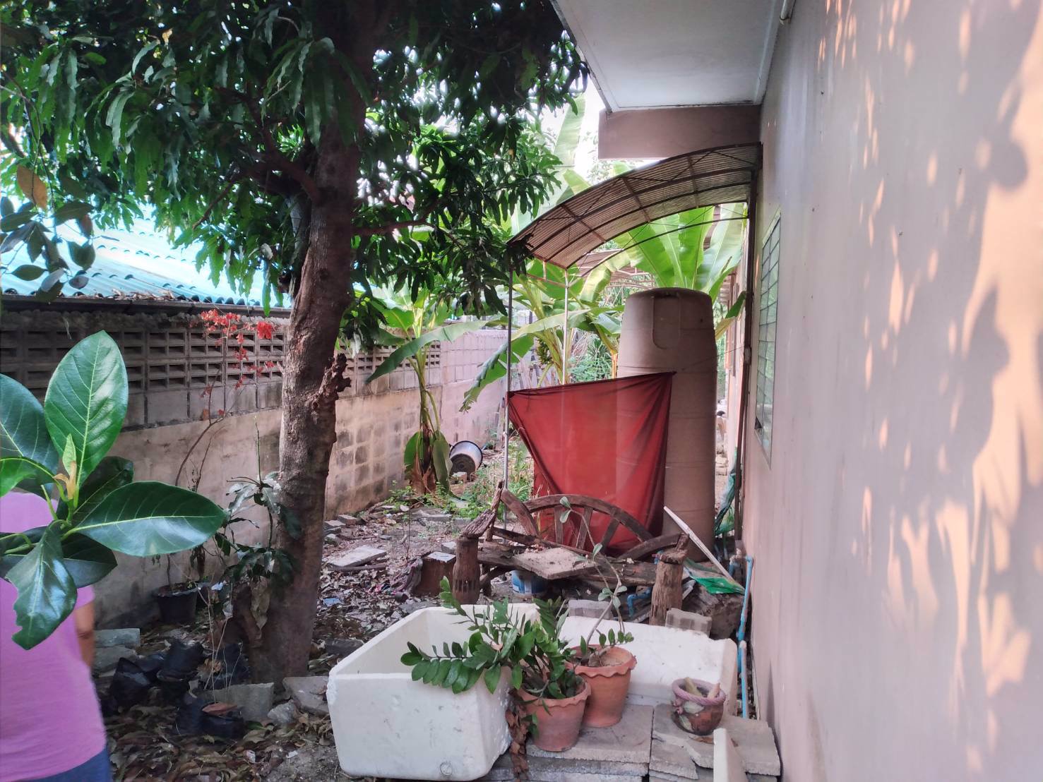 ขายบ้านเดี่ยวพร้อมที่ดินหมู่บ้านเศรษฐกิจtel064-9516296099-0476444