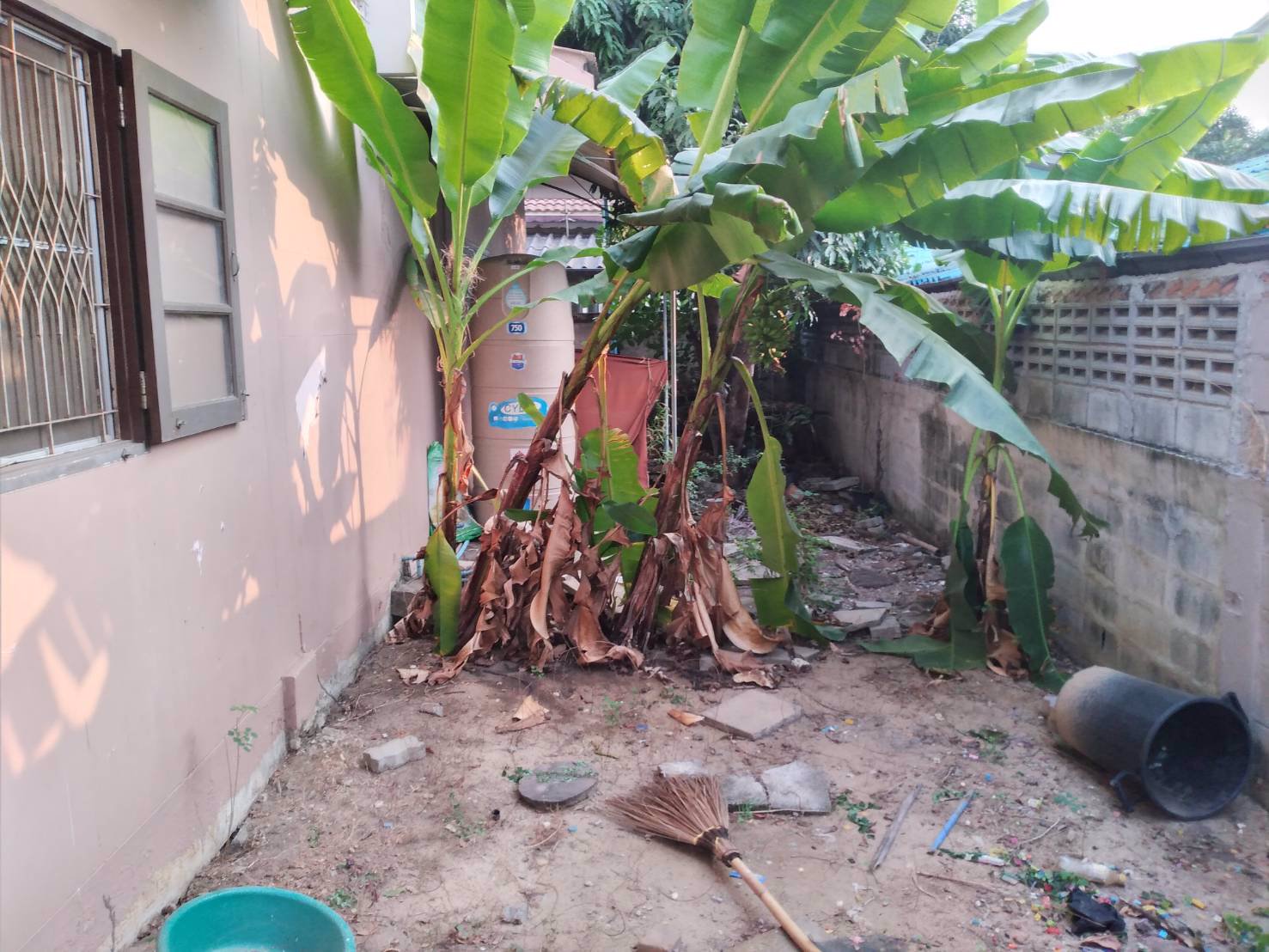 ขายบ้านเดี่ยวพร้อมที่ดินหมู่บ้านเศรษฐกิจtel064-9516296099-0476444