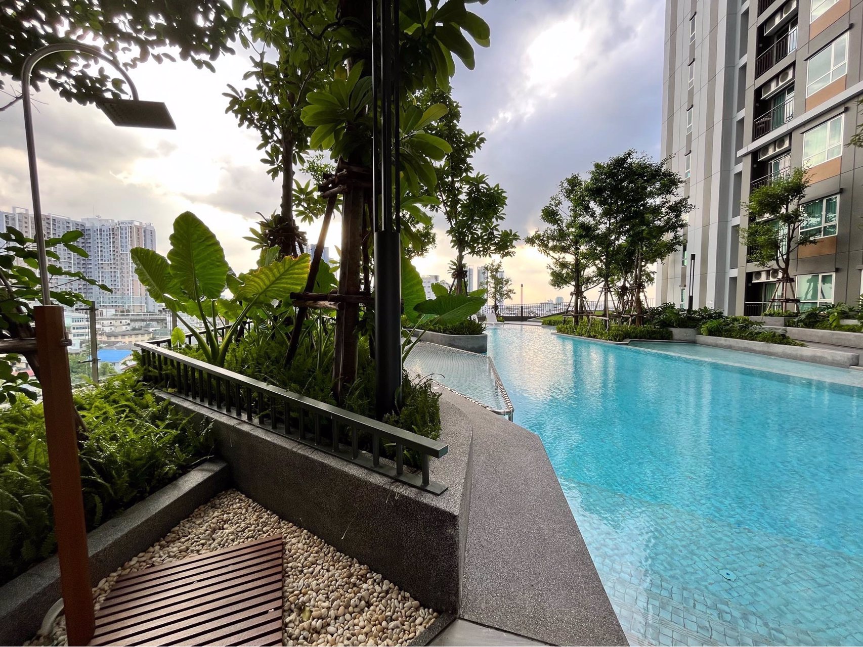 คอนโดลุมพินีเพลส-เตาปูน-อินเตอร์เชนจ์