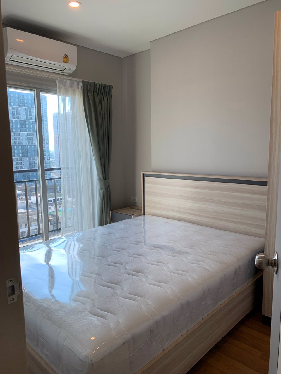 คอนโดลุมพินีเพลส-เตาปูน-อินเตอร์เชนจ์