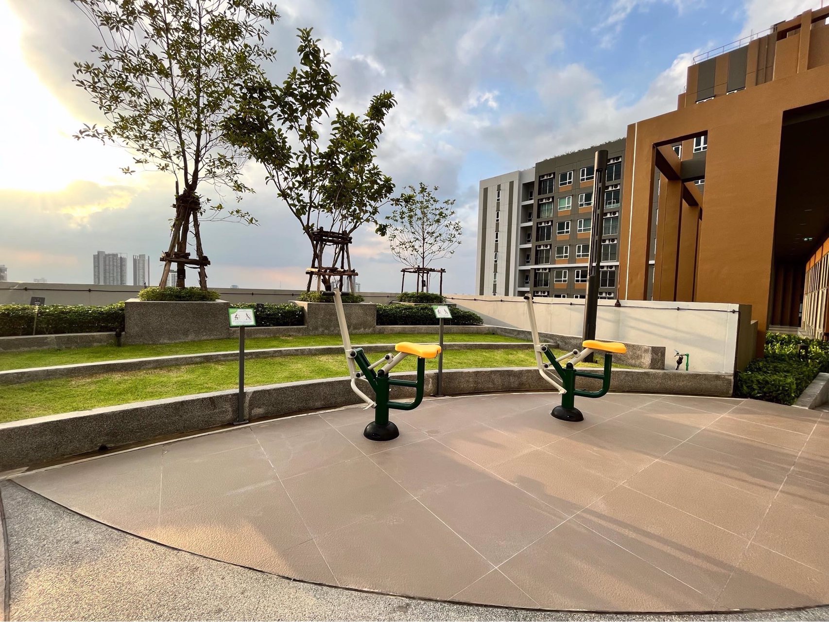 คอนโดลุมพินีเพลส-เตาปูน-อินเตอร์เชนจ์