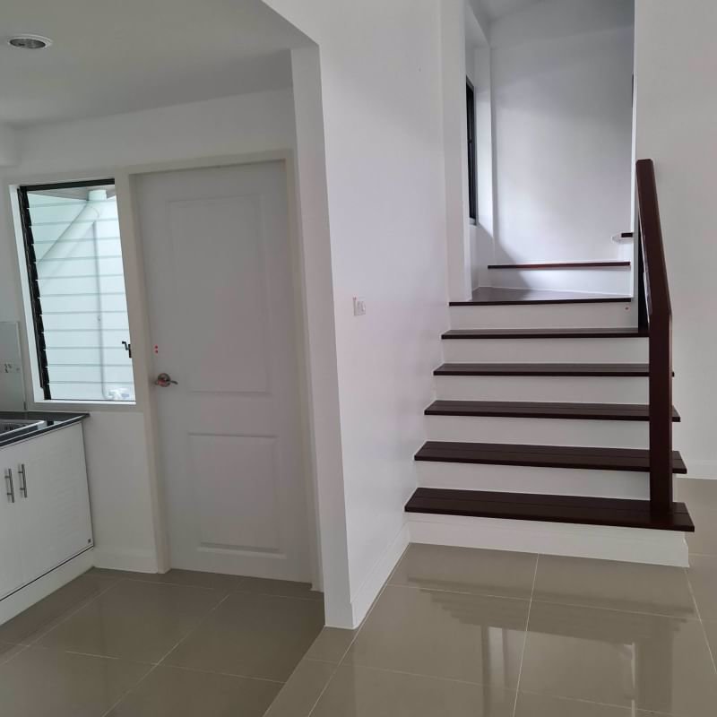 ขายบ้านใหม่ทาวน์เฮ้าส์-2-ชั้น-ซอยอั่งเป่า-ถนนศุขประยูร-พานทอง-หนองตำลึง