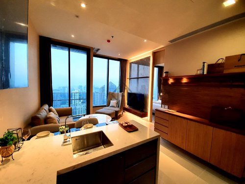 the-esse-asoke-for-rent-high-floor-north-facing-fully-furnished-decoration-near-to-asoke-bts