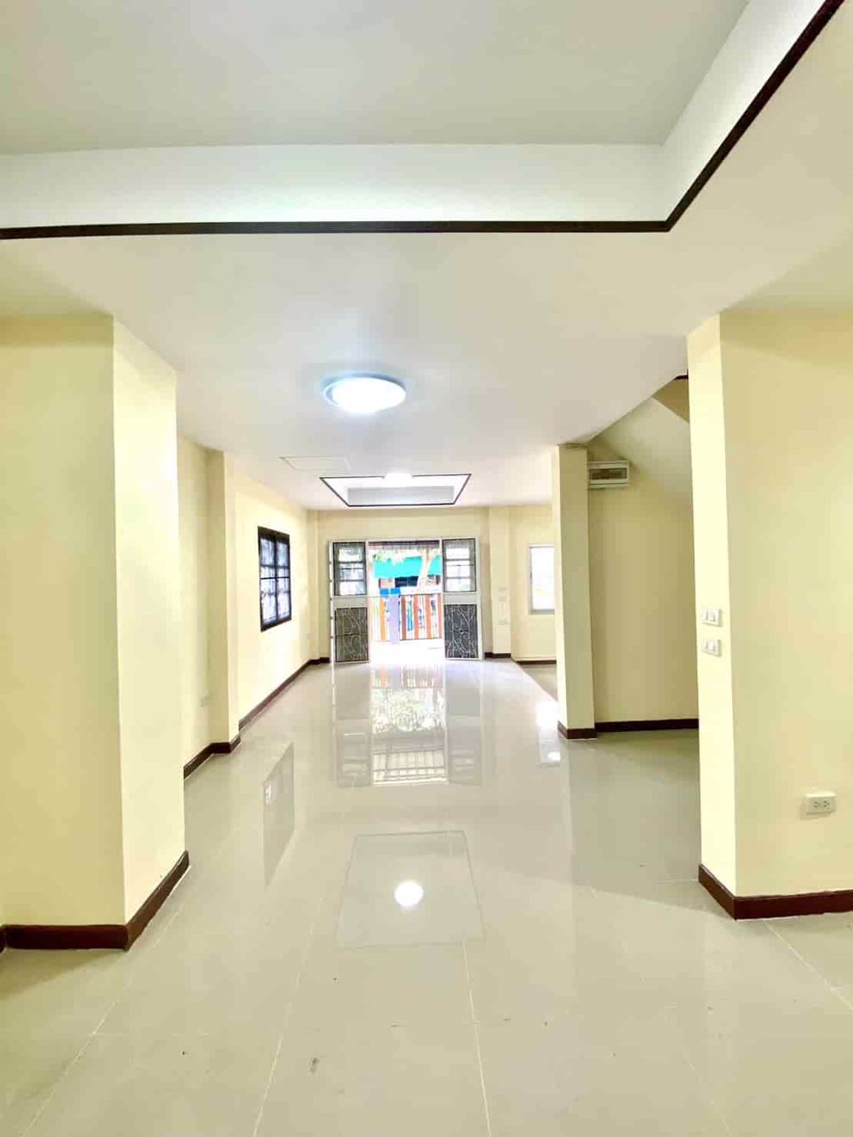 ขายทาวน์เฮ้าส์-2-ชั้น-เนื้อที่-23-ตรวา-หมู่บ้านสินทรัพย์-1-รังสิต-คลอง4-บ้านหลังมุม