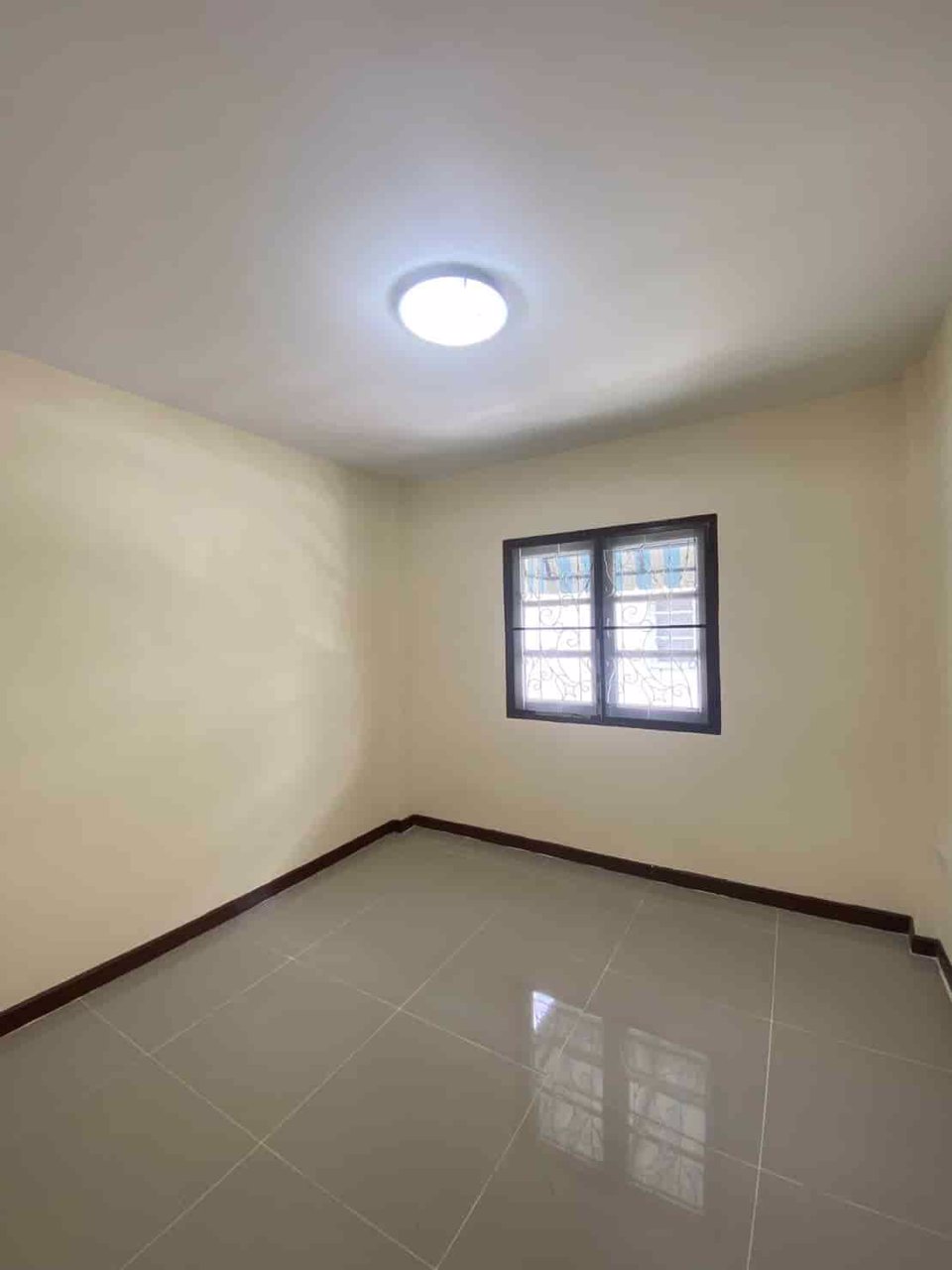 ขายทาวน์เฮ้าส์-2-ชั้น-เนื้อที่-23-ตรวา-หมู่บ้านสินทรัพย์-1-รังสิต-คลอง4-บ้านหลังมุม