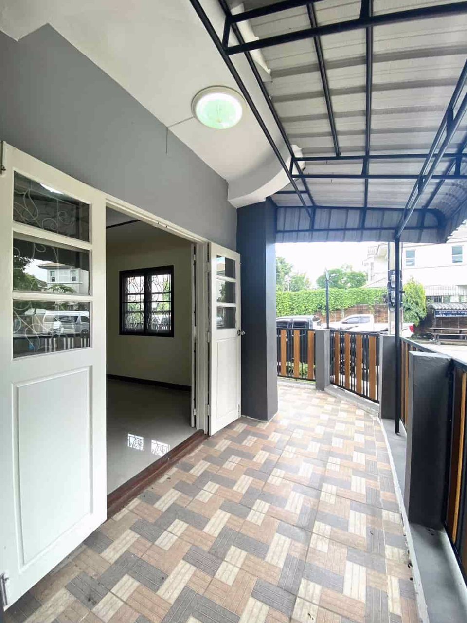 ขายทาวน์เฮ้าส์-2-ชั้น-เนื้อที่-23-ตรวา-หมู่บ้านสินทรัพย์-1-รังสิต-คลอง4-บ้านหลังมุม