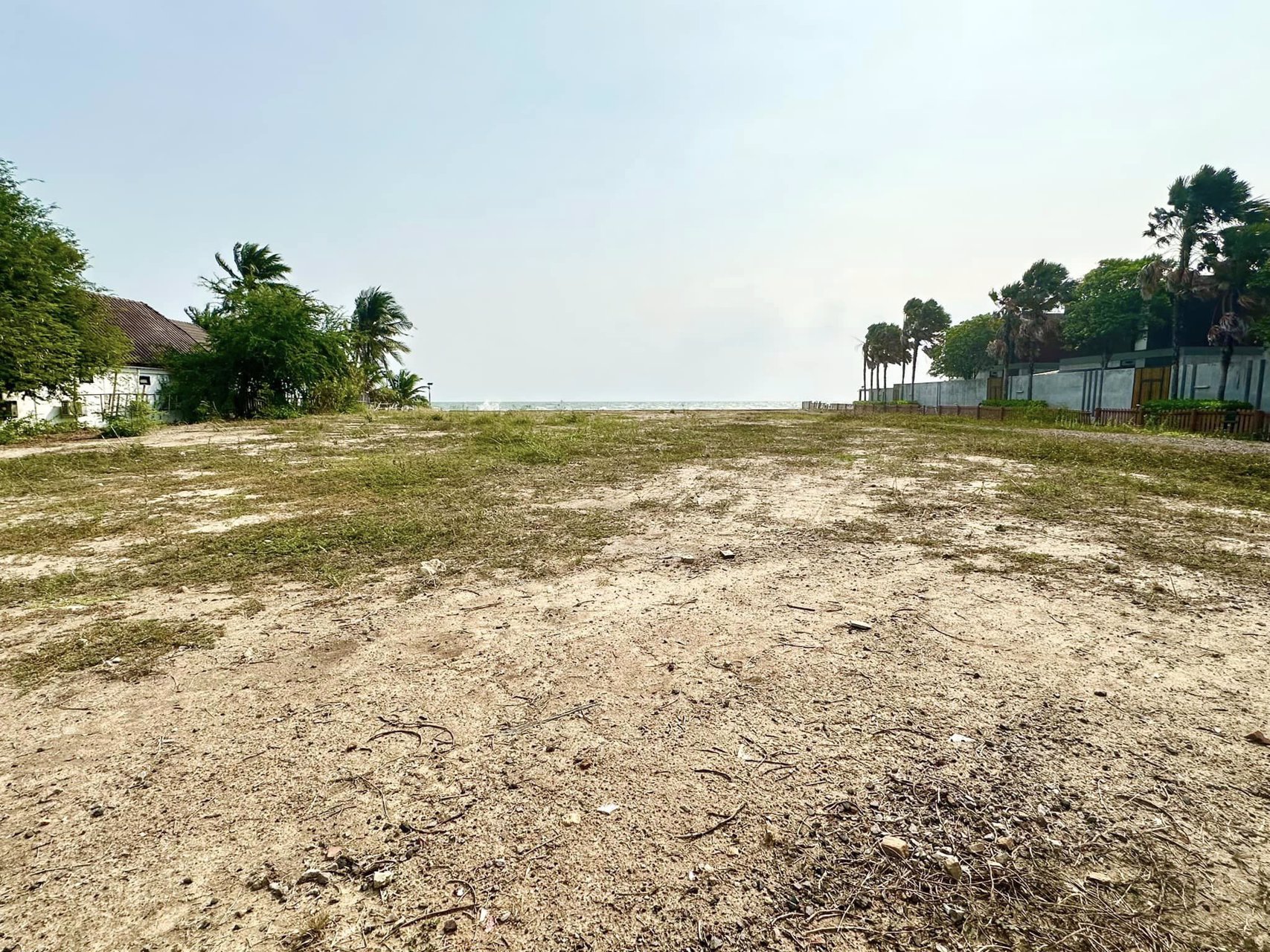 ขายที่ดินติดทะเล-ในเมืองหัวหิน-ที่ดินสวย-ทำเลทองหายาก-ติดทะเล