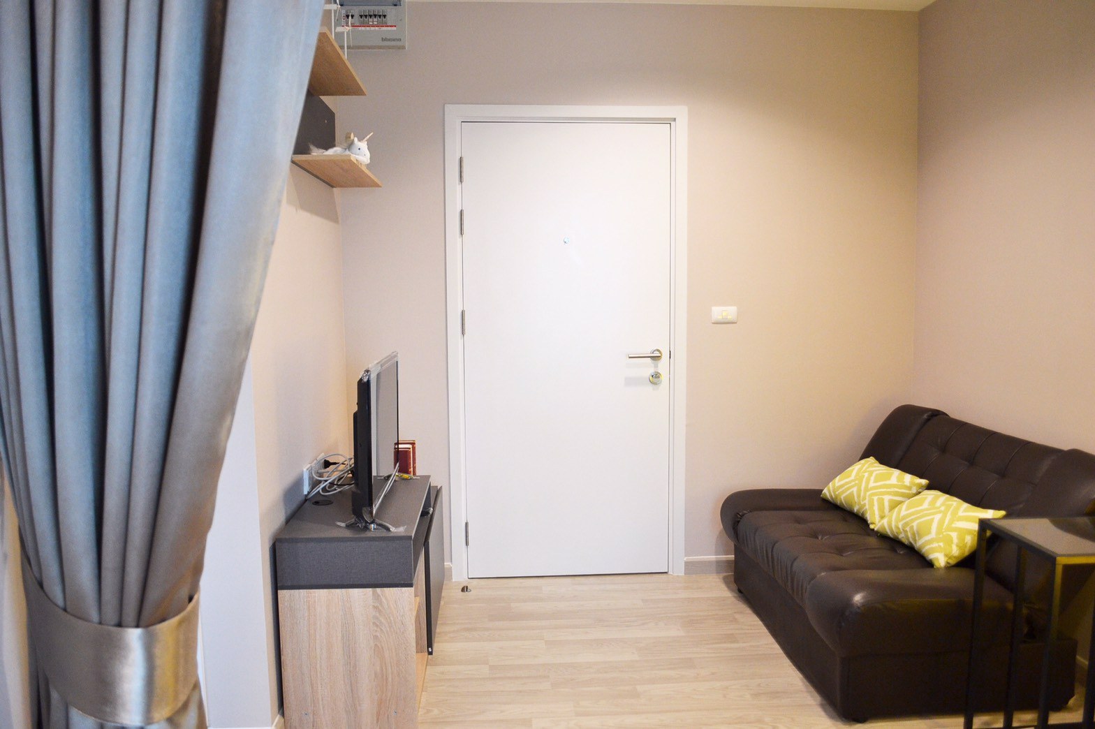 ขาย-ให้เช่า-พลัมคอนโด-โชคชัย-4-ห้อง-1-นอน-1-ห้องน้ำ-23-ตรม-ชั้น-4-ห้องสวย