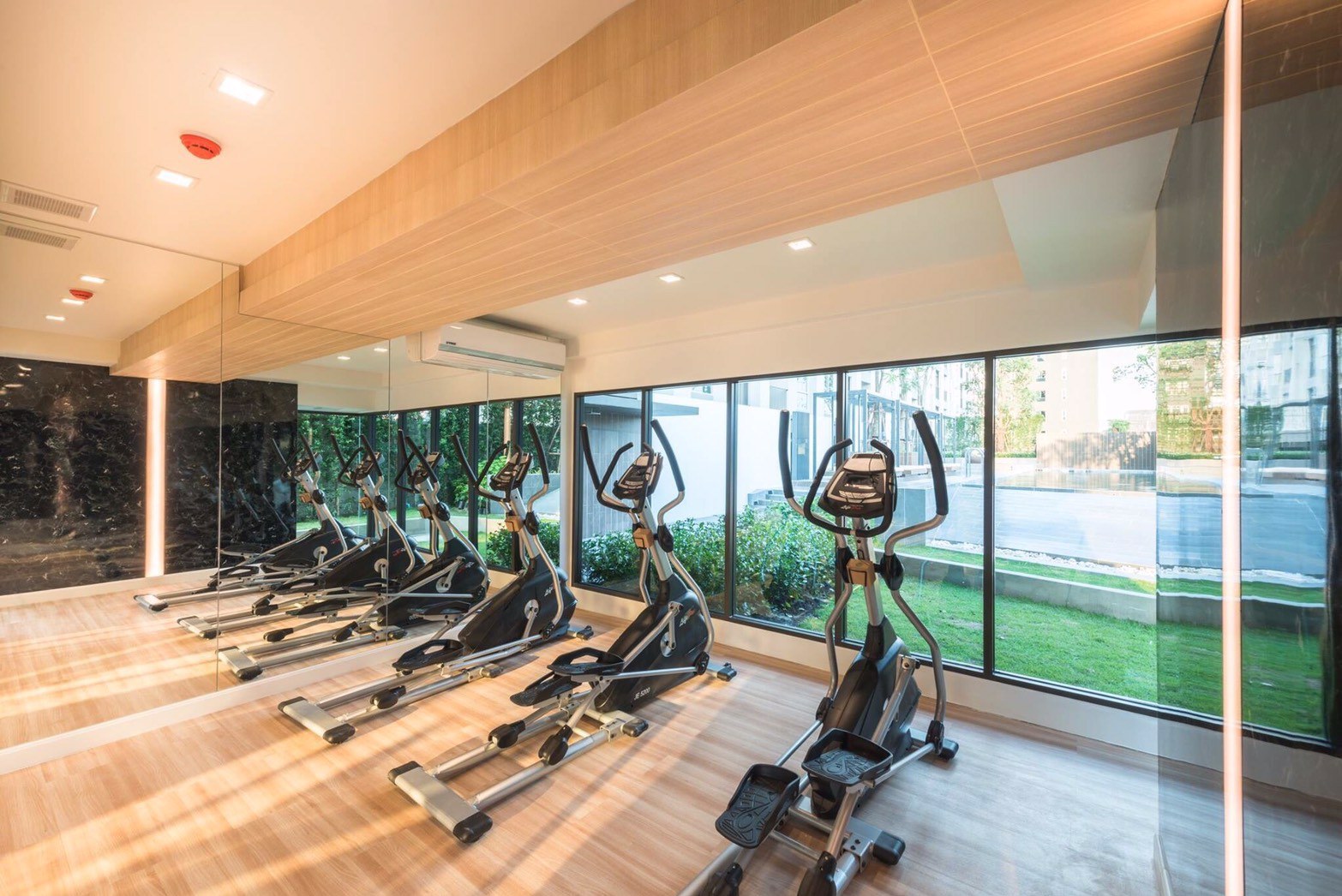 ขาย-ให้เช่า-พลัมคอนโด-โชคชัย-4-ห้อง-1-นอน-1-ห้องน้ำ-23-ตรม-ชั้น-4-ห้องสวย